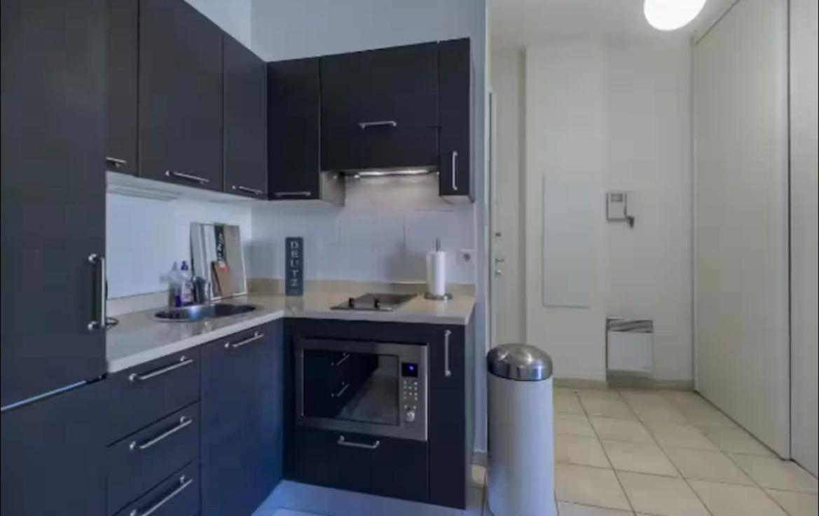 Place Grimaldi, Close To And Restaurants, With Balcony *