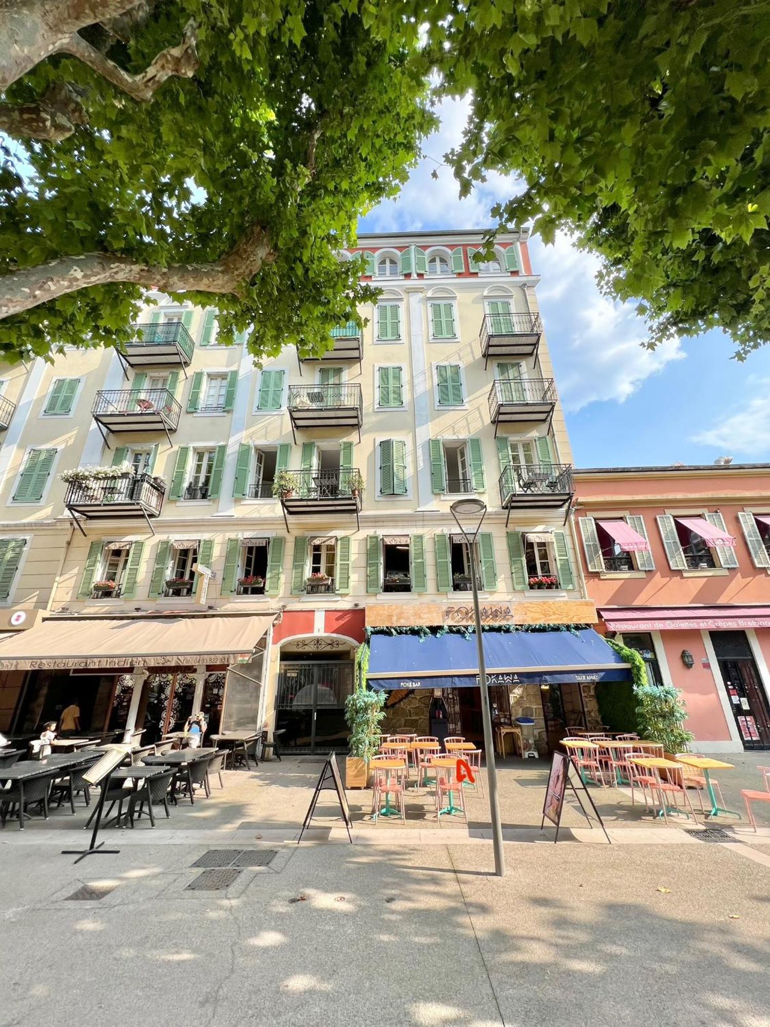 Place Grimaldi, Close To And Restaurants, With Balcony Appartamento